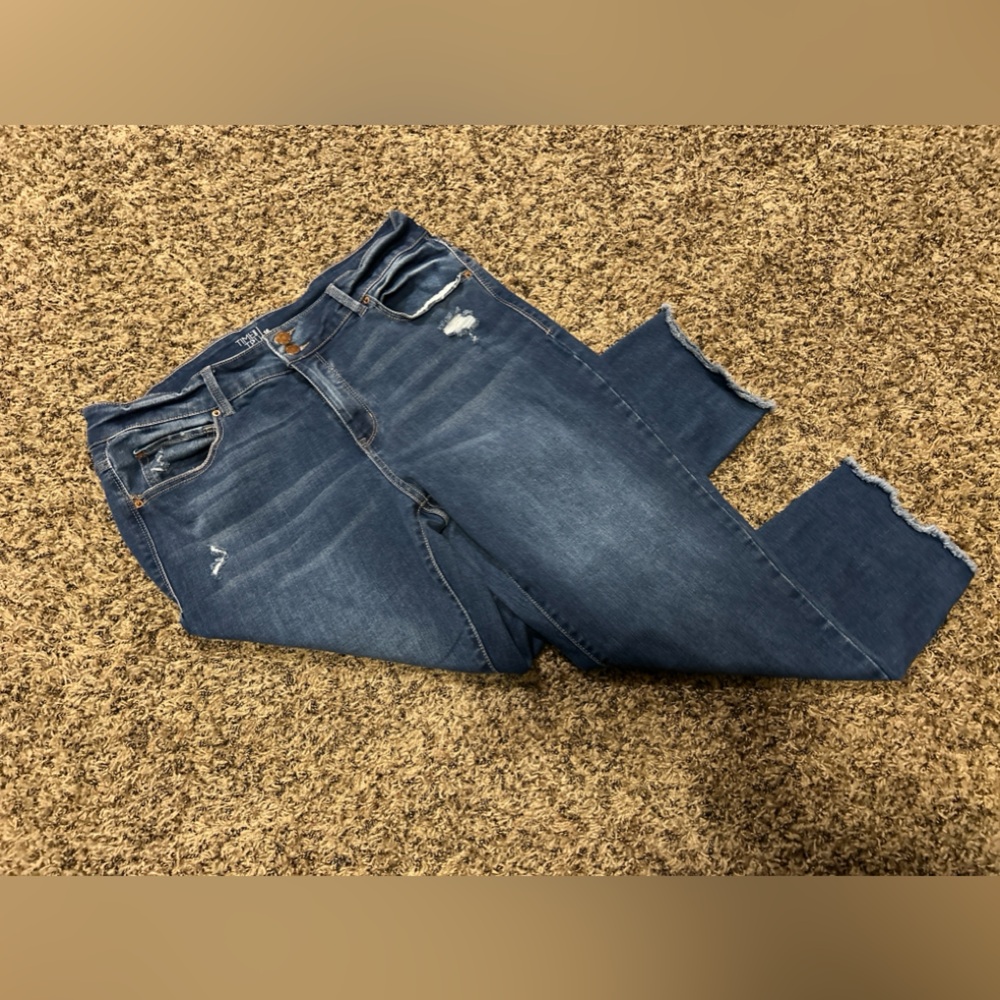 Time & Tru Mid Rise Jeans (Size 16) Medium Wash (Straight Leg - Short)